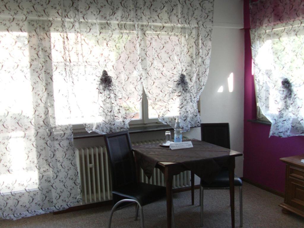 Hotel Martinsklause Meckesheim Pokoj fotografie