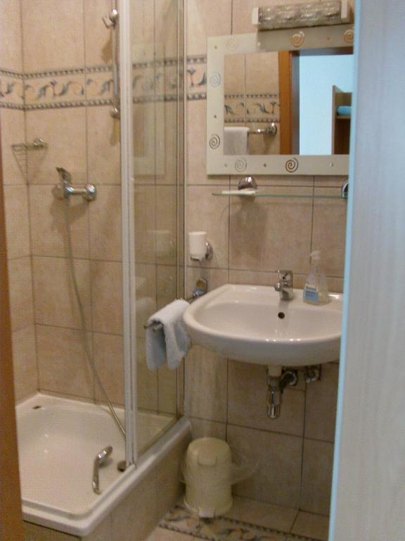 Hotel Martinsklause Meckesheim Pokoj fotografie